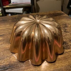 Vintage Targus copper mold